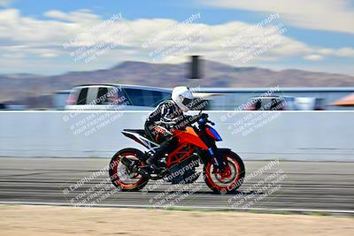 media/Mar-25-2024-Moto Forza (Mon) [[8d4319bd68]]/4-Novice Group/Session 4 Front Straight Speed Pans/